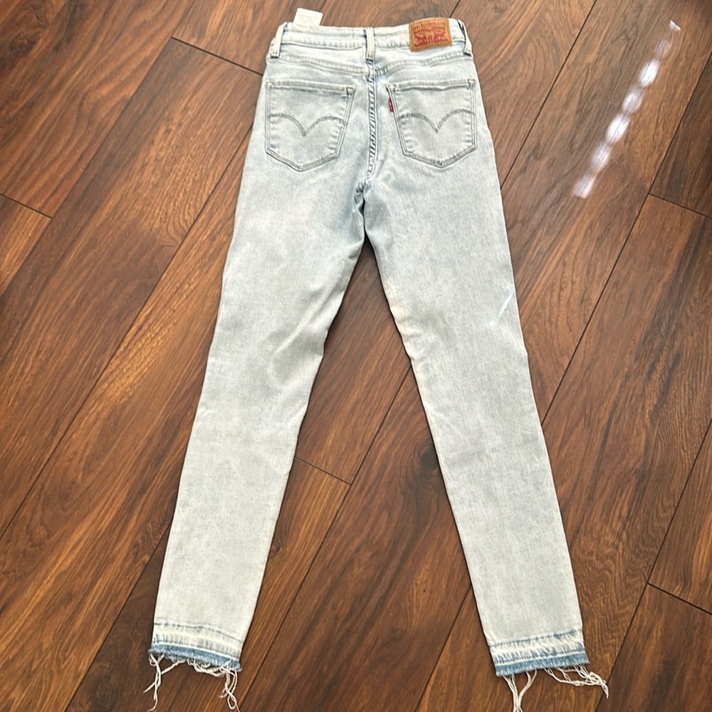 Levi’s 721 High Rise Skinny Light wash Jeans Size 26